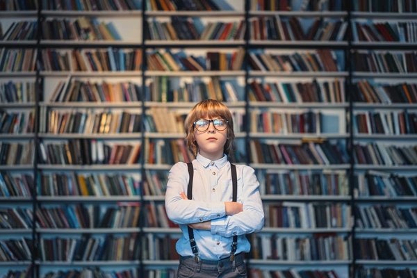 ¿Cómo enseñar a mi conejo a usar una caja de arena?